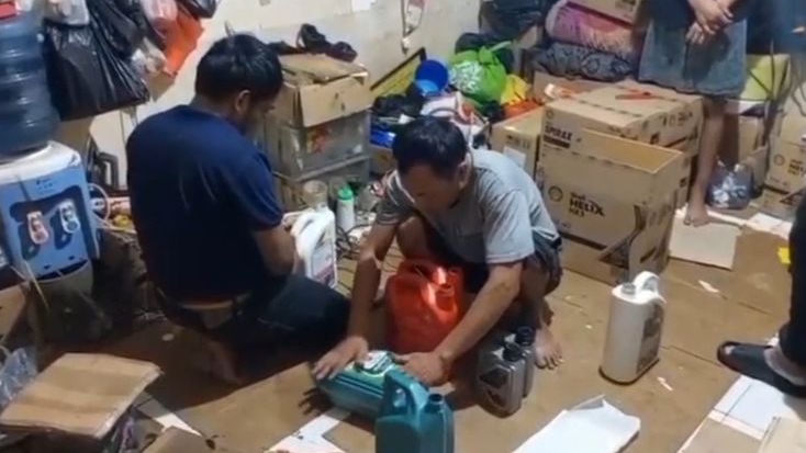 Pabrik Oli Palsu Berbagai Merek Digerebek Polres Metro Jakarta Barat, Begini Peran Para Pelaku