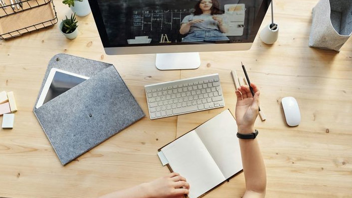 Ingin Lolos TOEFL Sekali Coba, Ini 5 Channel YouTube yang Wajib Kamu Tonton