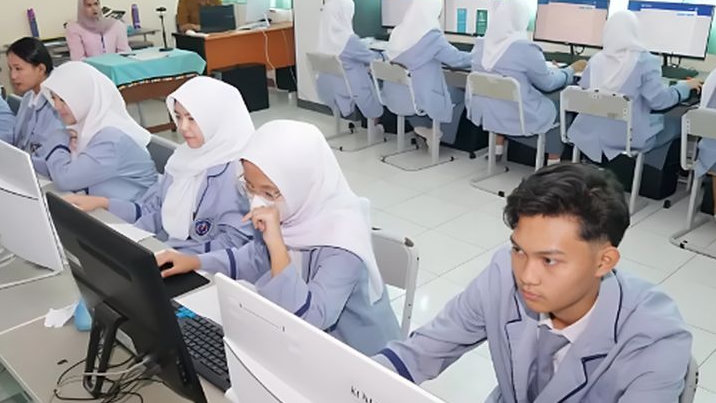 SMKN 2 Cibinong Gelar Pelatihan TKA 2025 dan Seminar Karir Kepada Siswanya