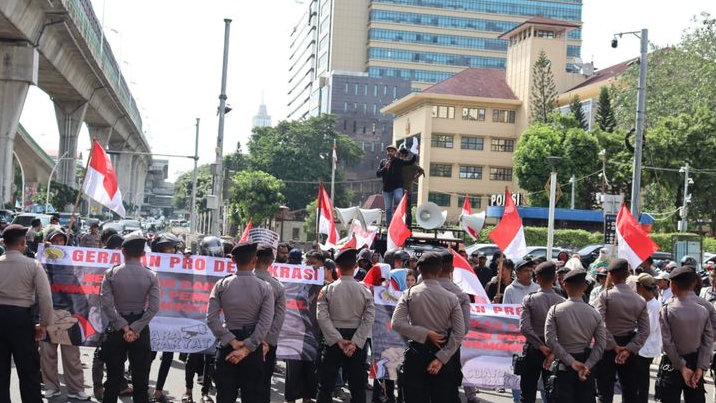 Tak Terima Palti Hutabarat Ditangkap, Gerakan Pro Demokrasi Geruduk Mabes Polri