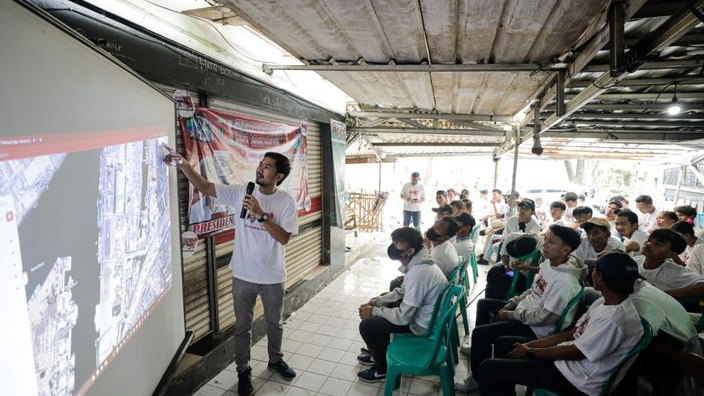 Bagikan Alat GPS dan Luncurkan Website, KST DKI Jakarta Dukung Ganjar Beri Kemudahan Pengemudi Truk