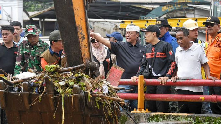 Sekda Jabar Tinjau Banjir Cimanggung, Identifikasi Penyebab dan Siapkan Langkah Penanganan