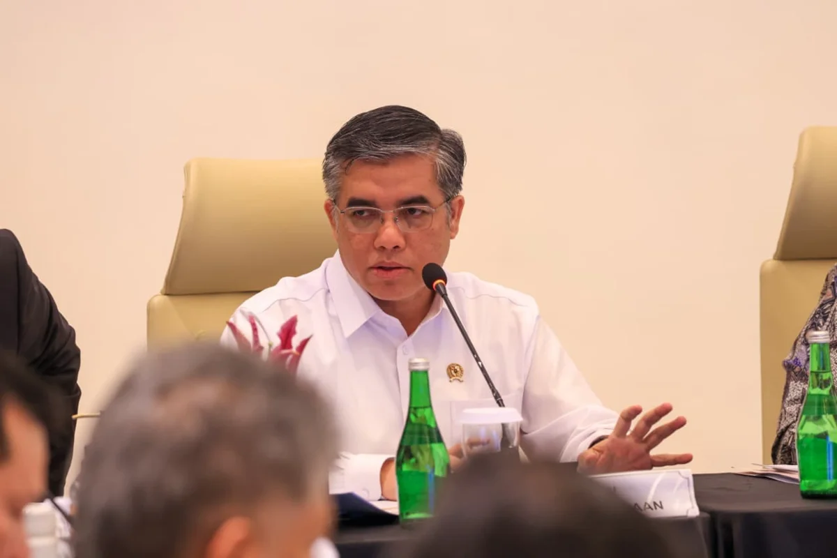 Ilustrasi. Menteri Ketenagakerjaan Yassierli menjelaskan perkembangan pembahasan upah minimum provinsi 2027. (Foto: kemnaker.go.id)