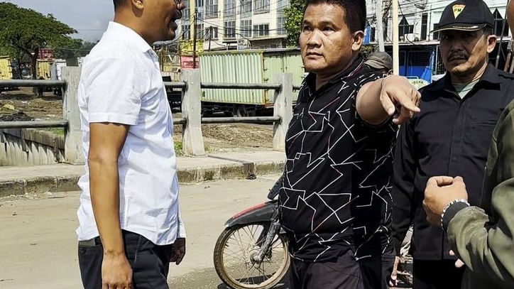 Terkuak, Ini Identitas Pria Tambun Ngaku TNI yang Tutup Jembatan di Dadap dan Diviralkan Bro Ron