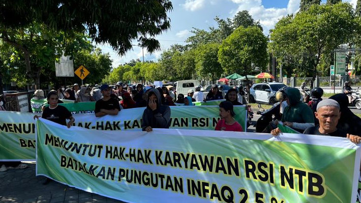Demo di Disnaker, Massa Aksi Turut Minta Imam Hambali Mundur dari Jabatan Ketua Yayasan RSI