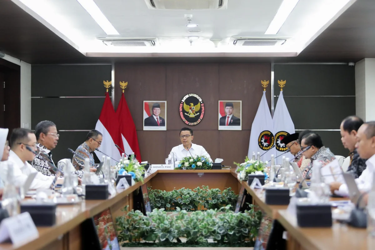 Menko PMK Sugiono menyebutkan tujuh provinsi terdampak kabut asap akan diberikan bantuan triliunan rupiah.
