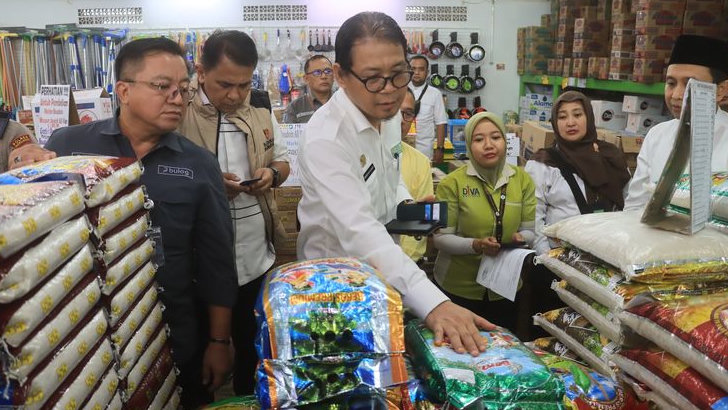 Bulog Mulai Salurkan Bansos Beras 20 Kg, Ini Syarat dan Batas Waktu Pengambilannya