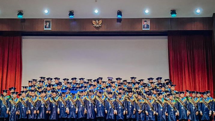 Hadir Wisuda 107 Santri DIBS, Muzayyin Sebut Lahirnya Generasi Hebat Berakhlak Qurani