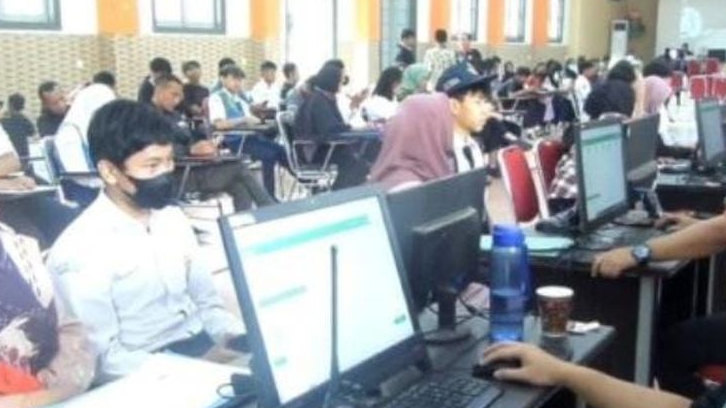 57.859 Orang Mendaftar Pada Hari Pertama PPDB SMA, SMK dan SLB Negeri