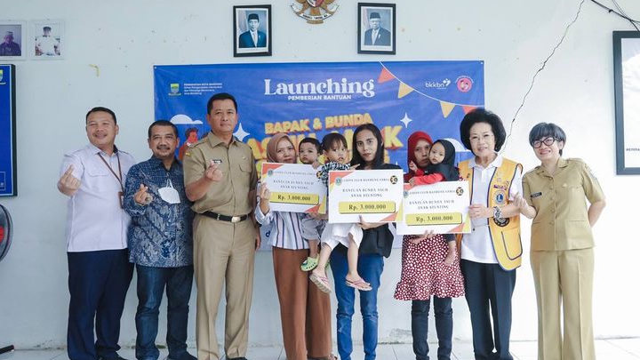 Cegah Stunting, Pemkot Bandung dan Lions Club Salurkan Paket Makanan Tambahan Lengkap