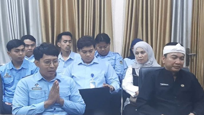 Gilang, Korwil BGN Purwakarta Siap Dipanggil Polisi Terkait 6 Dokumen Negara SLHS Yang Palsu. Sumber ;' Eta Budak Emang Rada Tengil A'