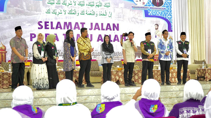 Sapa Jemaah Haji di Medan, Gibran Dorong Gubernur Sumut Usulkan Layanan Fast Track ke Arab Saudi