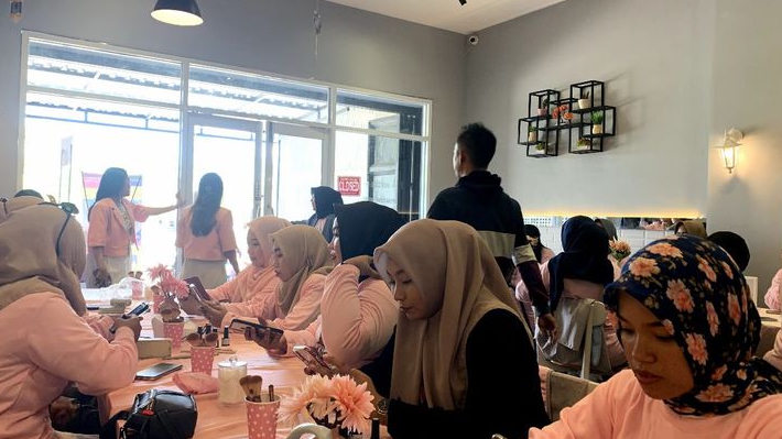 Srikandi Ganjar Adakan Kelas Nail Art Bareng Perempuan Milenial di Bone