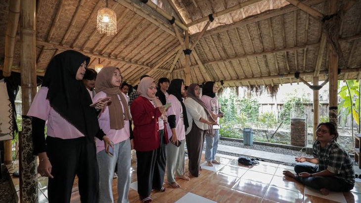 Srikandi Ganjar Gelar Pelatihan Vokal untuk Asah Bakat Milenial di Cirebon