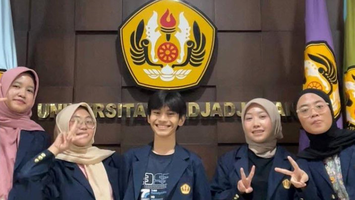 Inovatif! Mahasiswa Unpad Kembangkan Patch Anti-Aging dari Alga Merah dan Buah Merah
