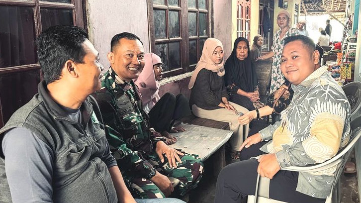 Potret Kartini Masa Kini di Karawang, Siti Kamilah Berjuang Sendiri Rawat Keluarga Lumpuh