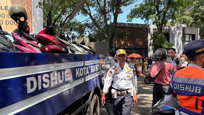 Motor dan Helm Hilang Saat Konser di Tritan Point, Farhan: Pengelola Parkir Harus Bertanggung Jawab