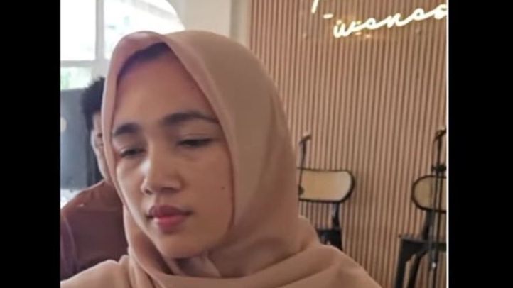 Viral Guru Cantik Bersuami di Wonosobo Kepergok Makan Bareng Pria Lain, Istri Sah Langsung Melabrak