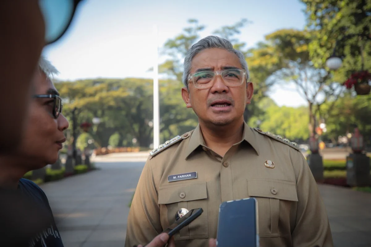 Wali Kota Bandung Muhammad Farhan meminta aparat wilayah memperkuat pengawasan