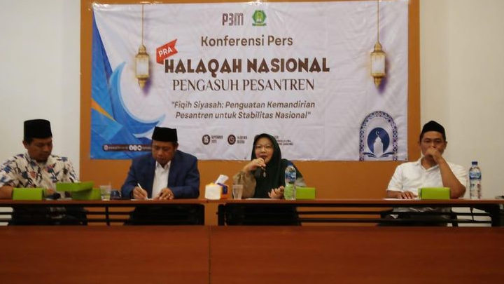 Jokowi Tiba Tiba Kumpul Bareng Ribuan Kiai di Ponpes Ifa Faizah Rohmah