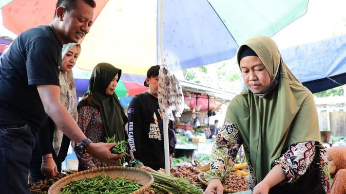 Ganjaran Buruh Berjuang Menggelar Gerebek Pasar di Tegal