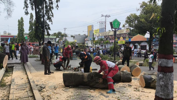 Daftar Identitas Korban Insiden Pohon Tumbang Timpa Jamaah Sholat Idul Fitri di Pemalang: Dua Orang Meninggal Dunia