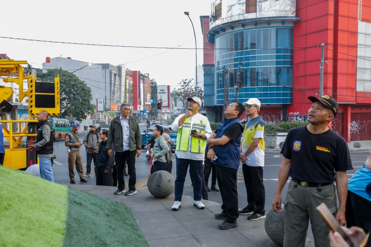 Kekeringan meluas di Kota Bandung membuat warga kesulitan air bersih