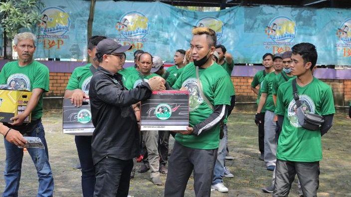 Ingatkan Keselamatan Berkendara, Relawan Ganjar Gelar Pelatihan Safety Riding Bagi Driver Ojol