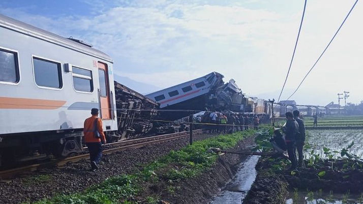 Daop II Bandung Beri Penjelasa Soal KA Turangga dan Commuterline Baraya Hingga Terjadi Tabrakan Maut