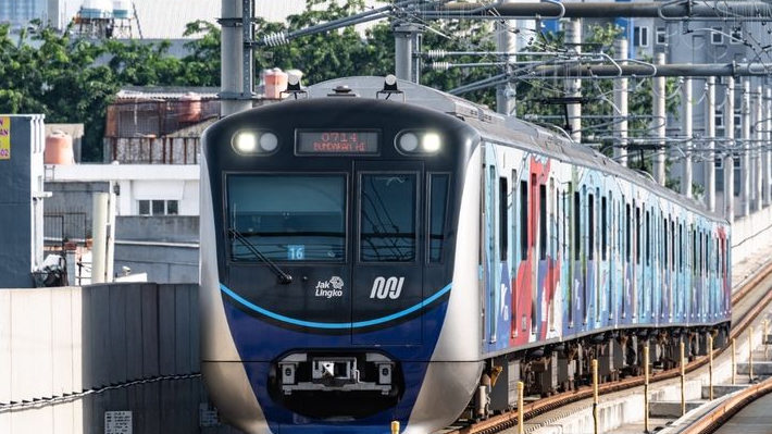 KCI Izinkan Berbuka Puasa di KRL, Penumpang Apresiasi Kebijakan Ini