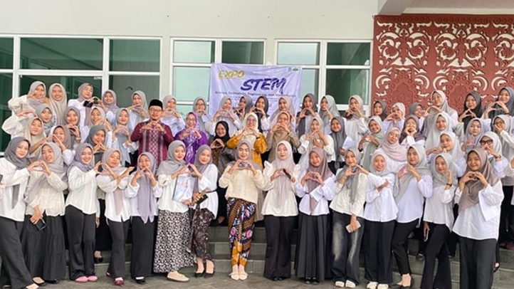 Expo STEM Tadris Biologi 2025 Pamerkan Puluhan Karya Inovatif Mahasiswa Angkatan 2023