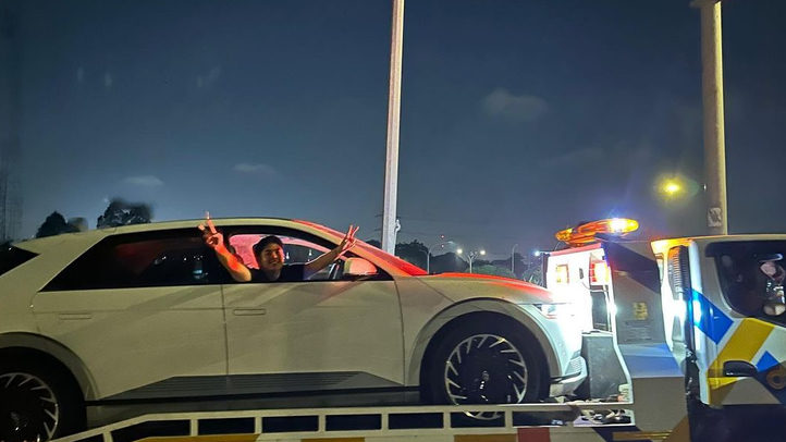 Jerome Polin Panik, Ban Mobilnya Kempes di Jalan Tol Tengah Malam, Terpaksa Diangkut Bersama Truk Jasa Marga