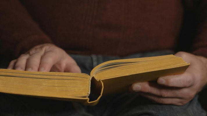 Jangan Salah Beli! Ini Perbedaan Buku Bajakan dan Ori yang Wajib Diketahui Pembaca