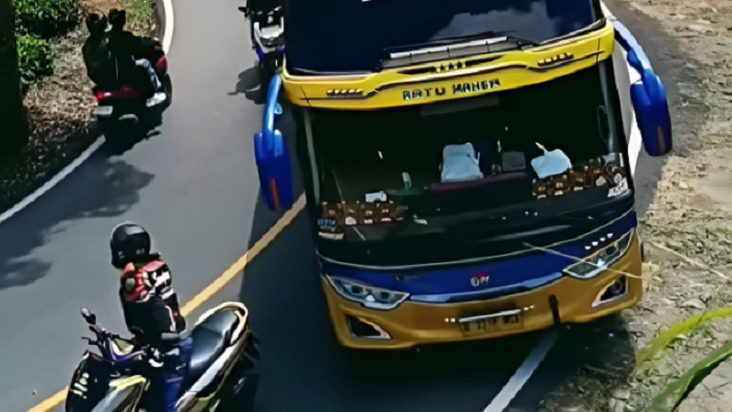 Viral Konvoi Yamaha Nmax Hadang Bus di Ciwidey, Warganet Kecam Bahaya Arogansi di Jalan Raya