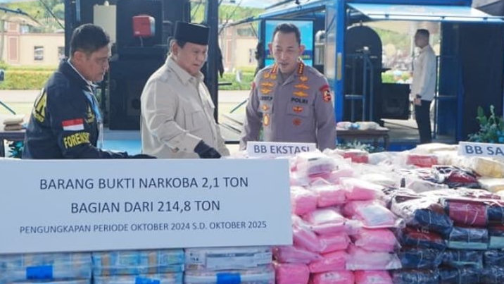 Momen Prabowo Ikut Mengawasi Pemusnahan Narkoba, Warga Net Malah Sibuk Julidin Gibran