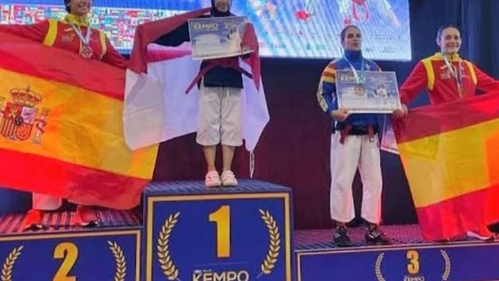 Bangga! Atlet Asal Binjai Raih Emas Pada Kejuaraan Dunia Kempo di Portugal