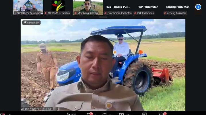 Dukung Swasembada Pangan Berkelanjutan, Penyuluh Kementan Olah Lahan Kosong Jadi Sawah Produktif
