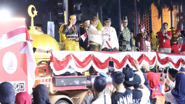 Ada Miniatur Rumah Ibadah di Karnaval HUT RI ke 80, Warga Tersentuh Lihat Simbol Persatuan