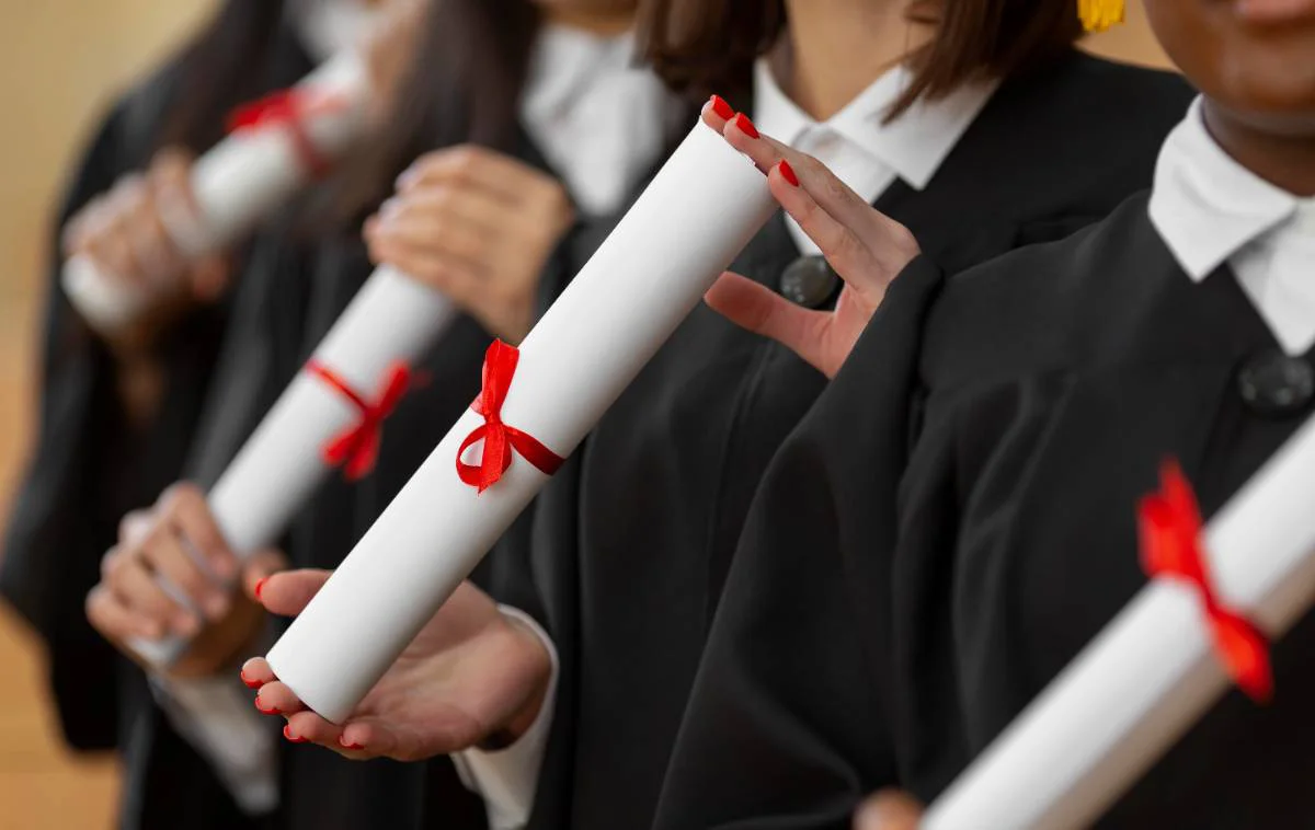 Certificate of Attendance Bukan Ijazah, Ini 5 Perbedaan Fungsi dan Kegunaannya