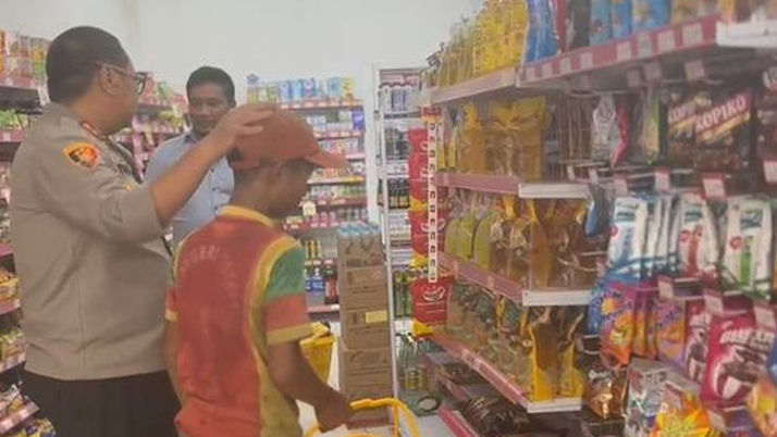 Kasihan pada Nasib Bocah Pemulung, Kapolres Tanjung Balai Ajak Berbelanja Bahan Pokok