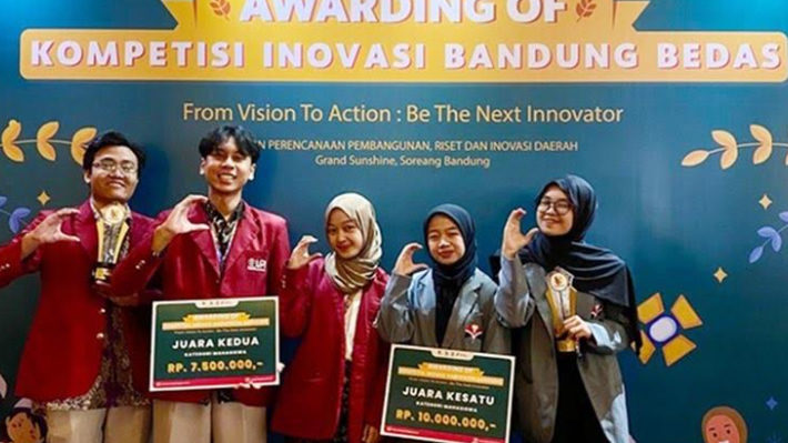 Dua Tim UPI Cibiru Sabet Juara 1 dan 2 di Kompetisi Inovasi Bandung Bedas 2025,  Hadirkan Pencegahan Brain Rot dan Aplikasi Siaga Bencana