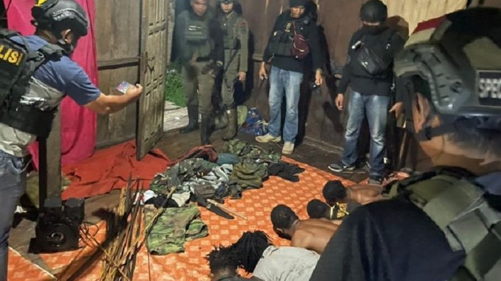 Enak-enak Tidur, Persembunyiaan KKB Yahukumo Digerebek, 9 KKB dan Persenjataan Disita