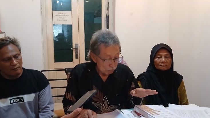 Ibu Penjual Warung di Cirebon Menangis, Anak Jadi Tersangka Dugaan Asusila Meski Sudah Berdamai