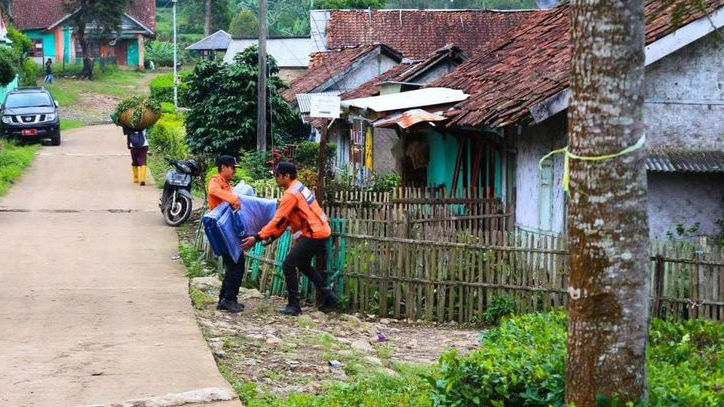BPBD Jabar Siapkan Terpal untuk Warga Terdampak Bencana Puting Beliung di Kertasari