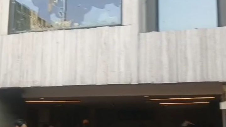 Rumah Anggota DPR RI Ahmad Sahroni di Jakarta Utara Dijarah Massa, Keberadaannya Belum Diketahui