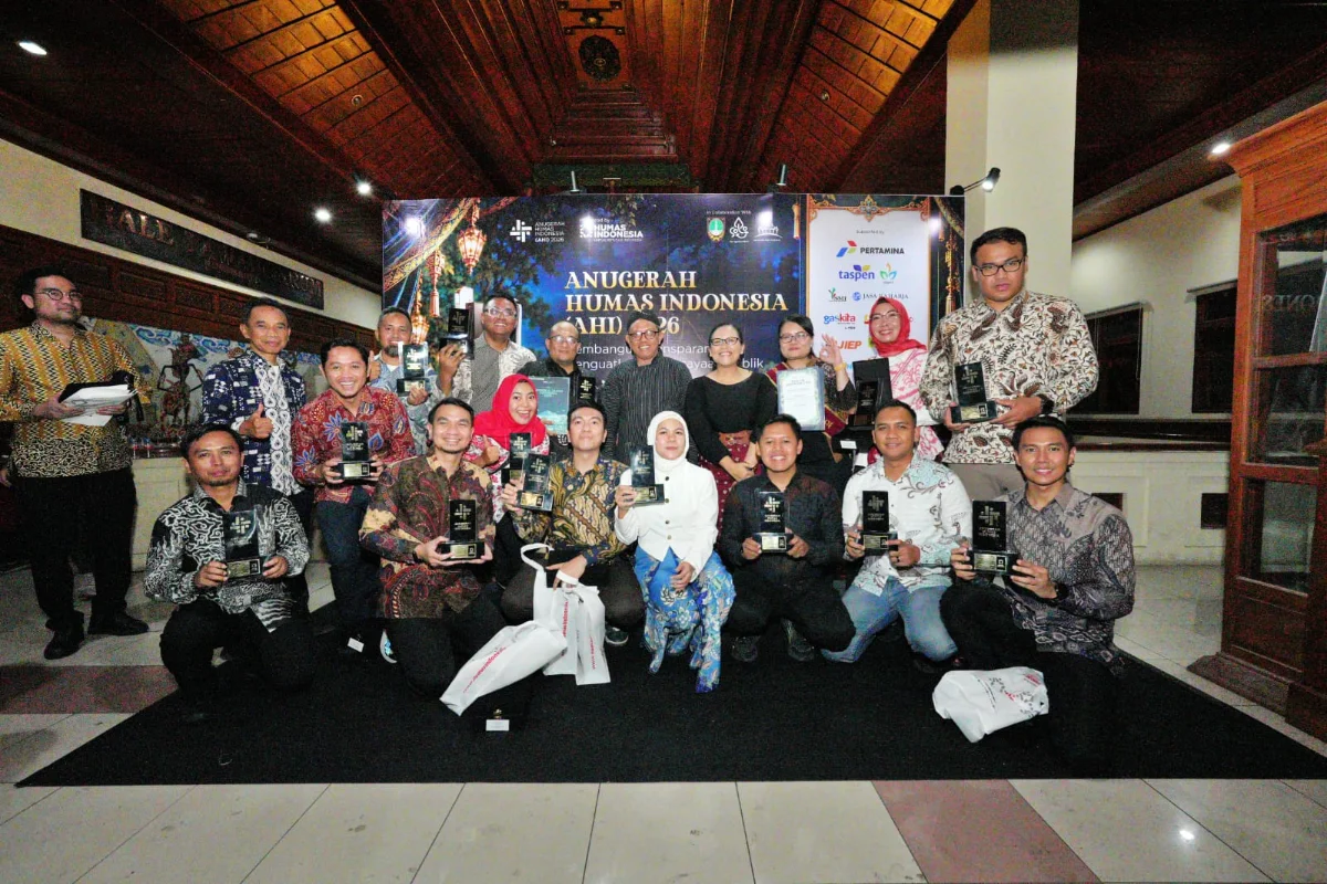 Layani 65 Pemohon dengan 377 Informasi, KAI Daop 3 Cirebon Raih Silver Winner Anugerah Humas Indonesia 2026