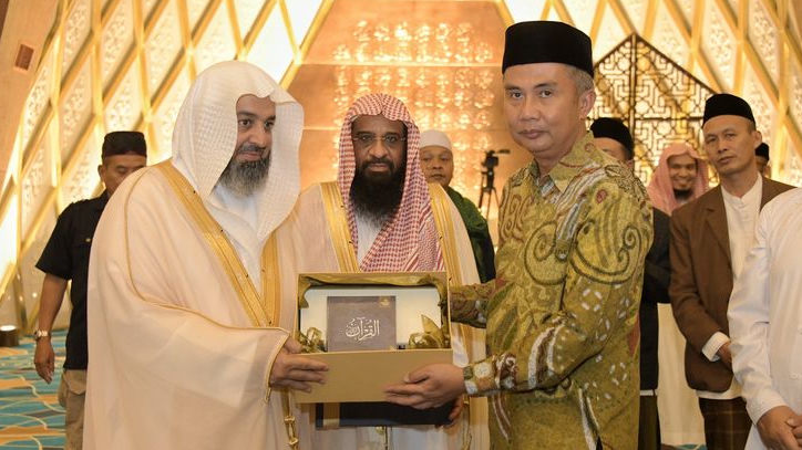 Bey Machmudin Sambut Wamen Kerajaan Arab Saudi di Masjid Raya Al Jabbar