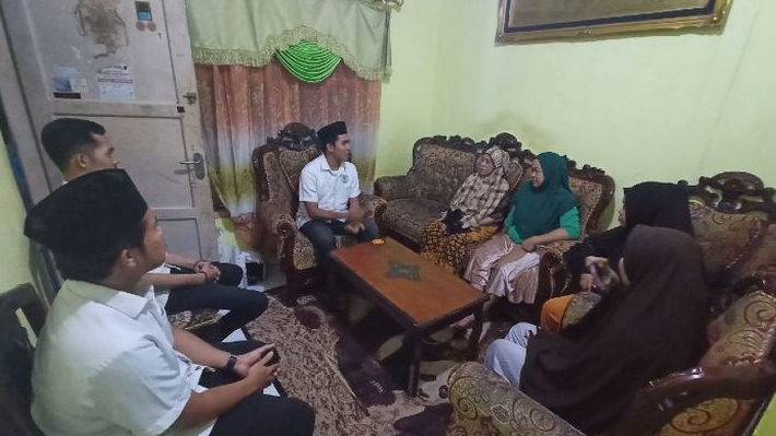 SDG Sulsel Beri Bantuan Alat Salat ke Majelis Taklim di Maros