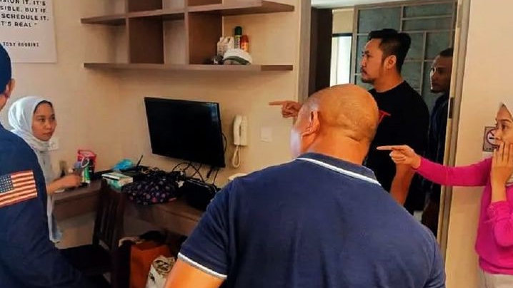 Lihat Rihana-Rihani Malah Tertawa saat Ditangkap Polisi, Nggak Ada Takut-takutnya