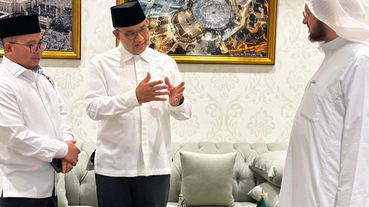 Anies Baswedan Pamer Pertemuan dengan Imam Masjid Nabawi, Cuek Menteri Jokowi Sibuk 'Bongkar' JIS